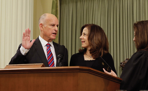 Governor Brown takes the oath of office with First Lady Anne Gust Brown  at his side and Chief Justice Tani Cantil-Sakauye officiating. Associated Press Photo