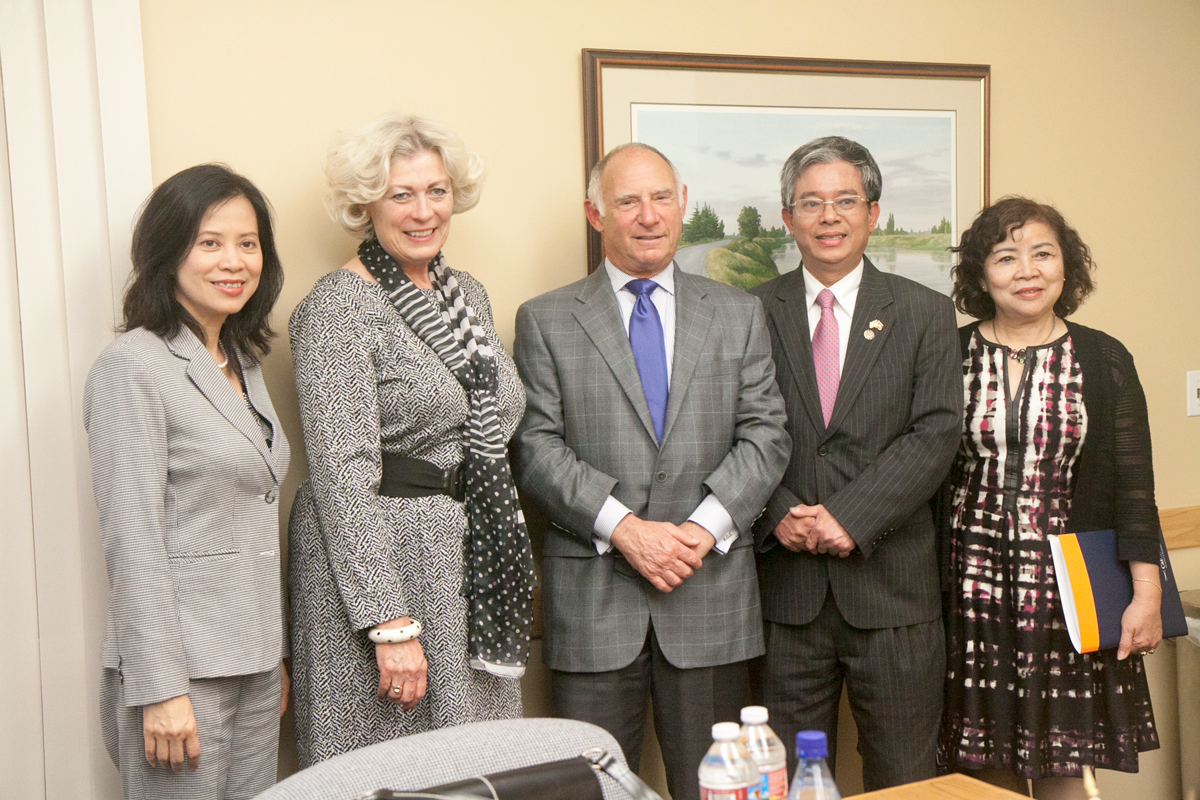 (From left) Consul General of Vietnam in San Francisco; CalChamber Vice President, International Affairs Susanne T. Stirling; CalChamber President and CEO Allan Zaremberg; Ambassador Pham Quang Vinh; and the Ambassador’s wife.